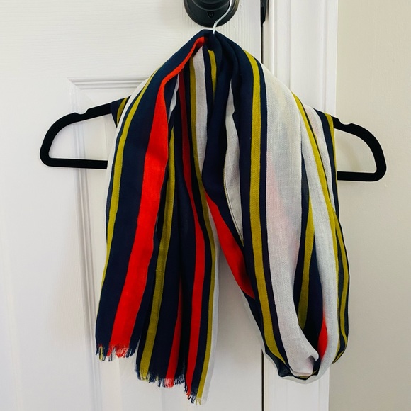 4 for $10 NWT Old Navy Scarf - Picture 1 of 2